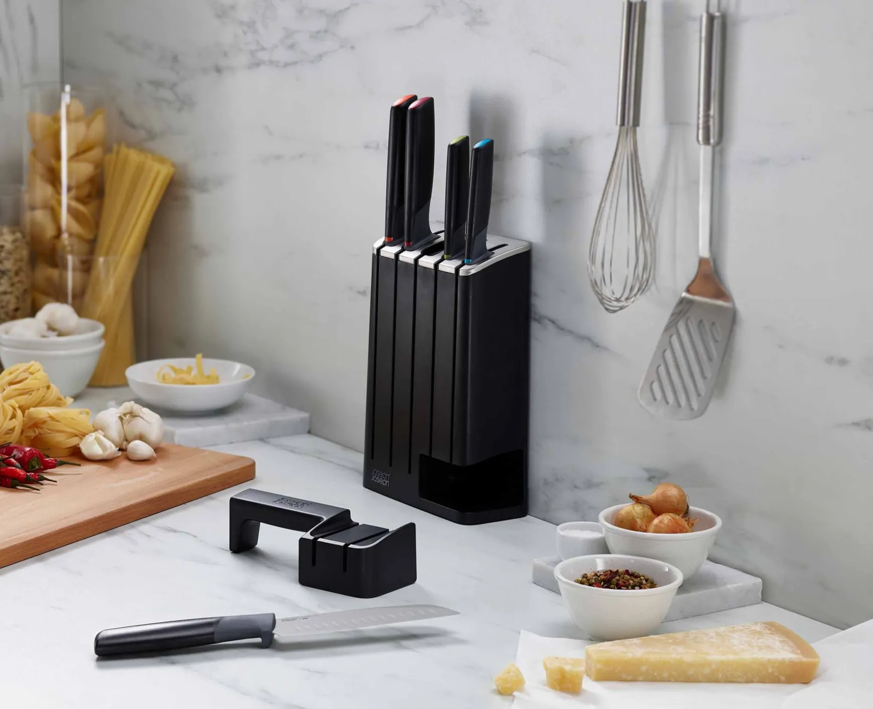 Joseph Joseph Elevate™ SlimBlock 5-piece Knife Set with Sharpener- Knives, Knife Sets & Scissors