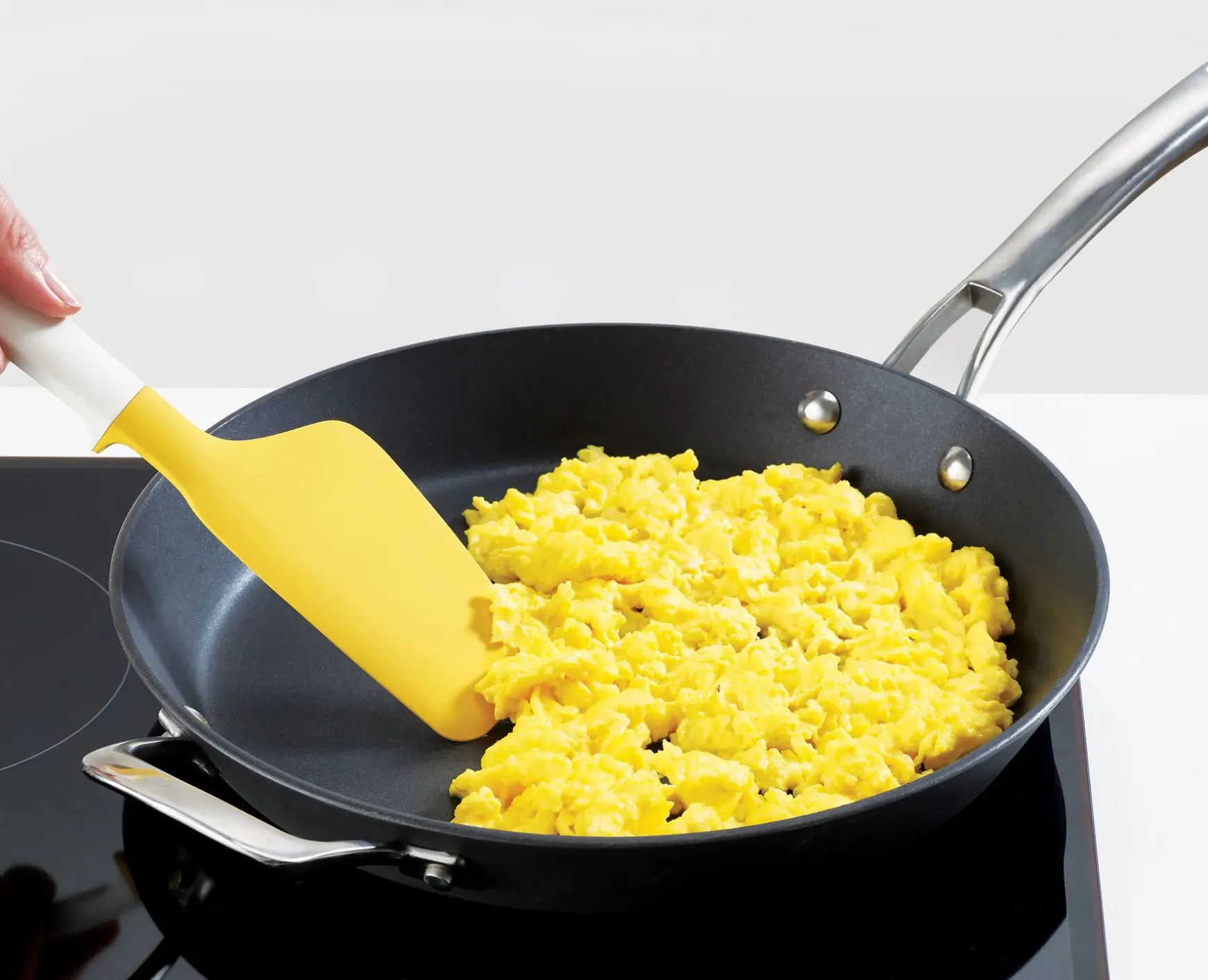 Joseph Joseph Elevate™ Egg Spatula- Kitchen Utensils & Gadgets