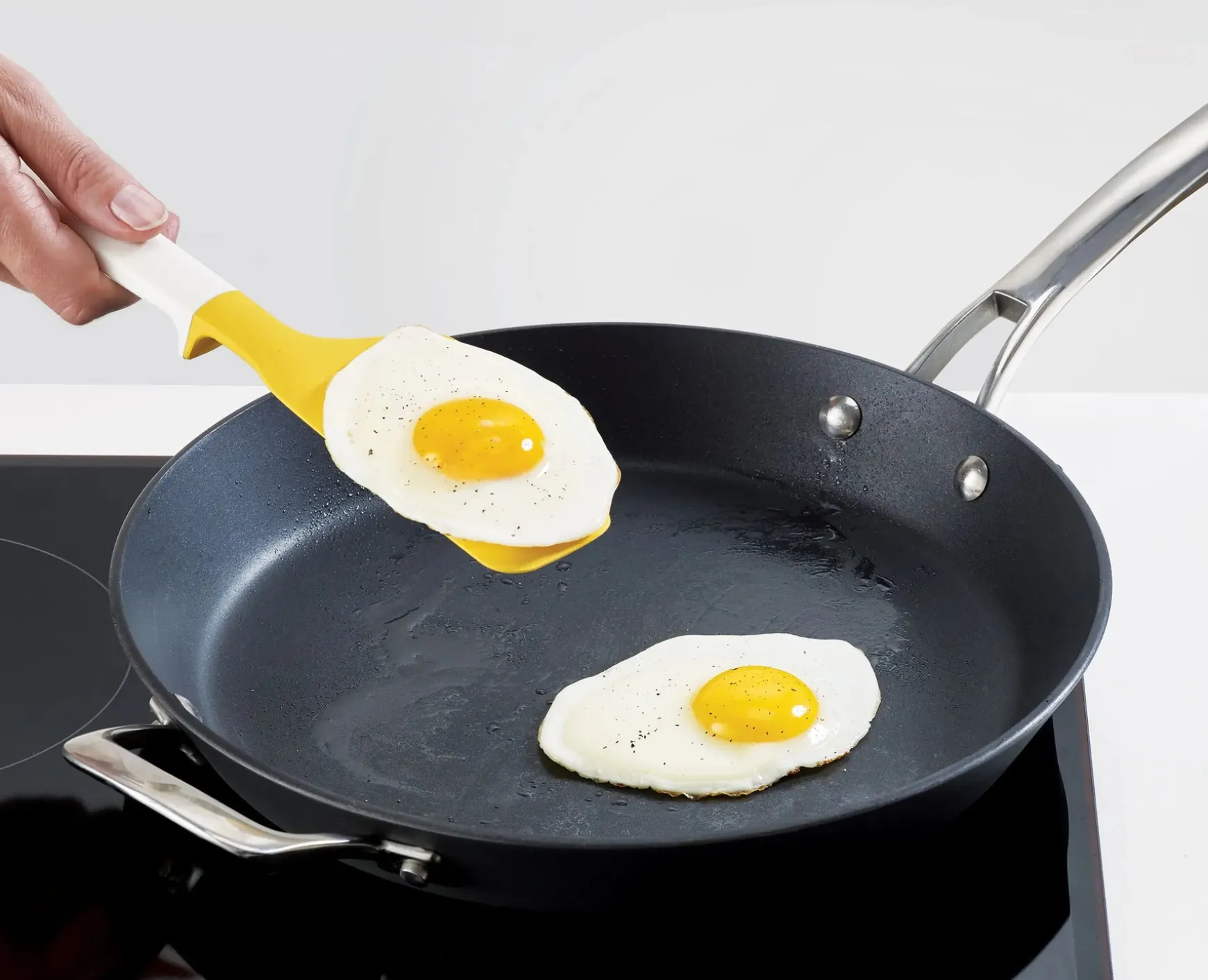 Joseph Joseph Elevate™ Egg Spatula- Kitchen Utensils & Gadgets