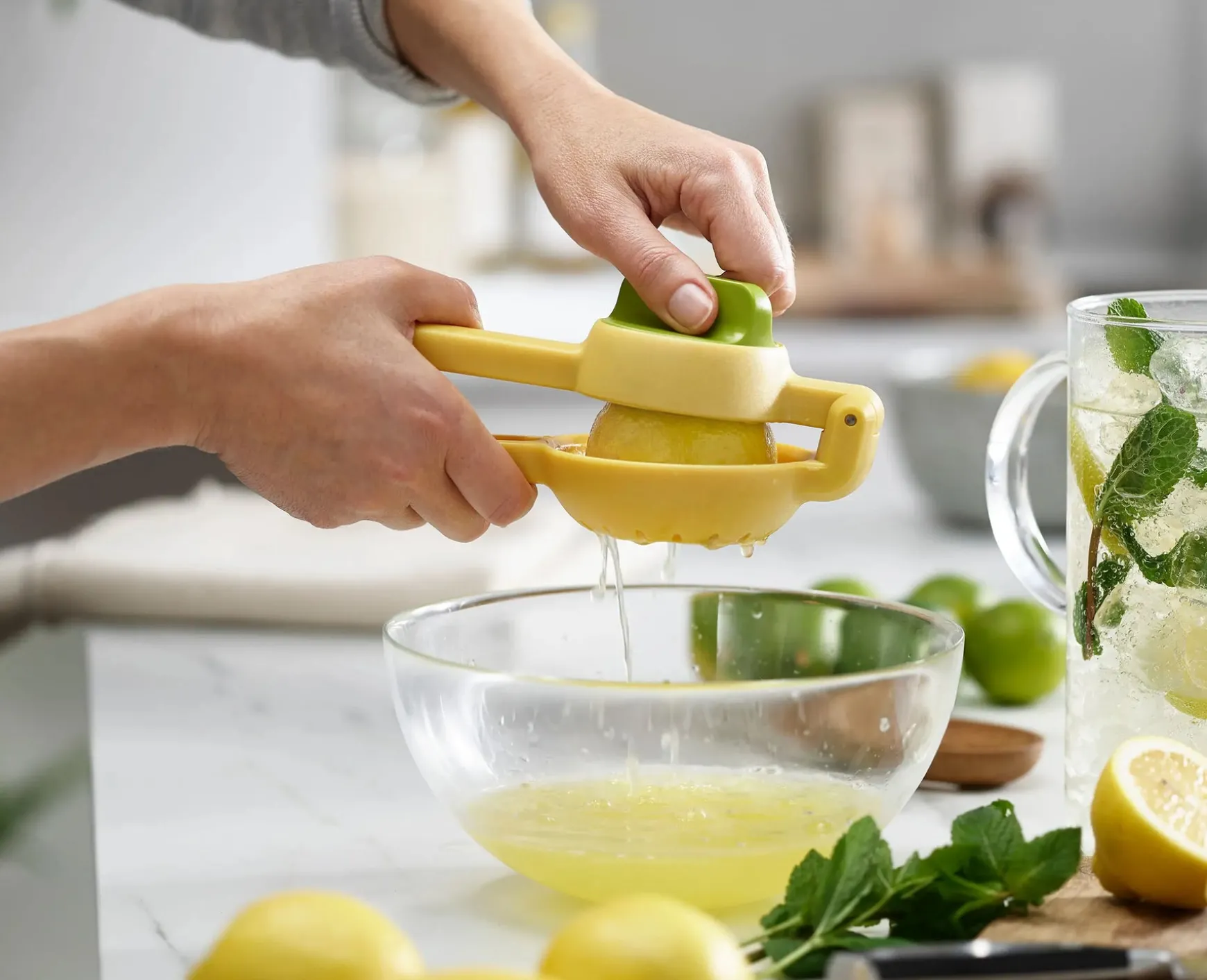 Joseph Joseph JuiceMax Dual-action Citrus Press- Barware